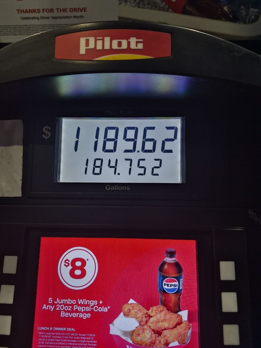 LAKERSRISE's tweet photo. Look at how much we paid to fill our semi truck up guys! $1,189!!! Trump is a bitch made, lying ass CROOK! we are going on strike! We're not hauling shit til he stops that dumb ass war and changes his diaper! 💯 https://t.co/IGs3pj68Ph