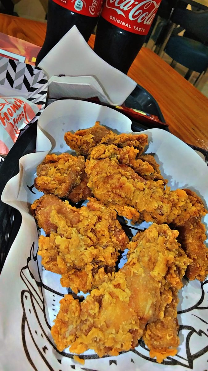 Roshaniot's tweet photo. Good morning my breakfast 😋 https://t.co/f7X1upDIWc