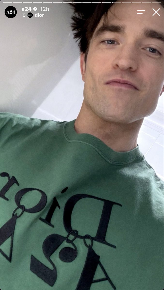 JST261938383798's tweet photo. Only four people got A24 to repost Dior

Jisoo
Mia Goth
Mike Faist
Robert Pattinson https://t.co/RUI0N8zLeE