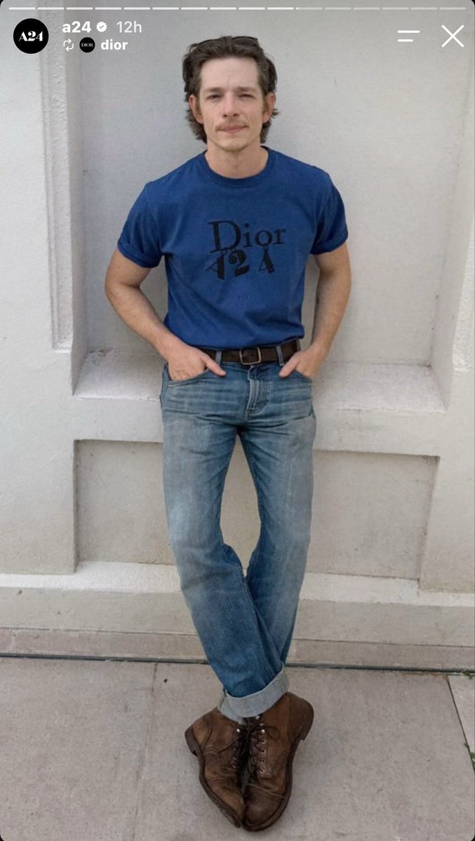 JST261938383798's tweet photo. Only four people got A24 to repost Dior

Jisoo
Mia Goth
Mike Faist
Robert Pattinson https://t.co/RUI0N8zLeE