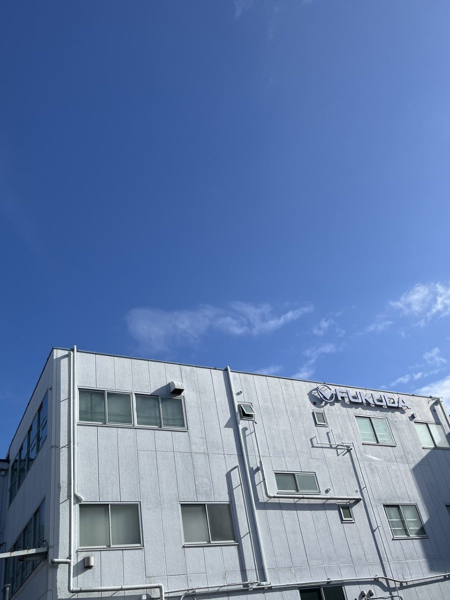 LeakTest_Fukuda's tweet photo. 練馬、富士見台はひさびさのお日様
風も穏やかで　連休前仕事頑張れそうです
台風の進路が心配ですが・・・・・ https://t.co/T4865UJks9