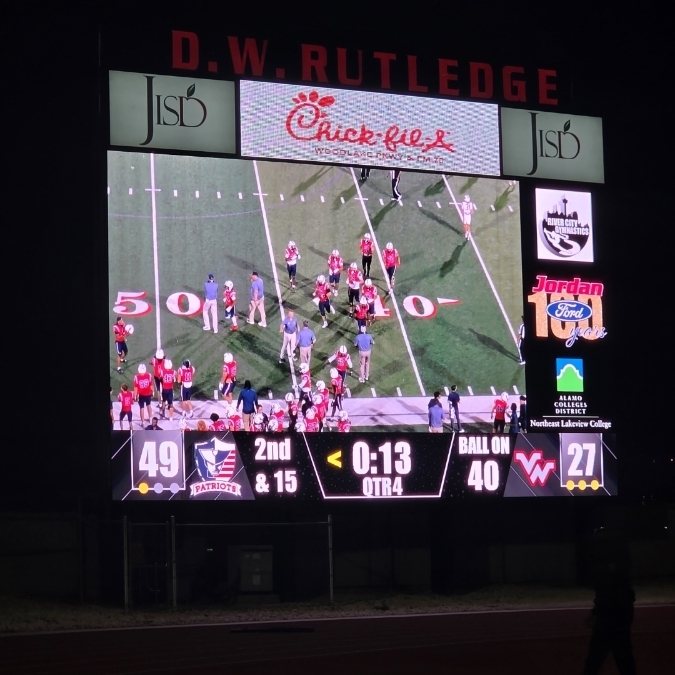 SAVeteransHS's tweet photo. The Patriots for the homecoming win!!!  Congratulations!!  #patriotnation https://t.co/JSR81MsAeo