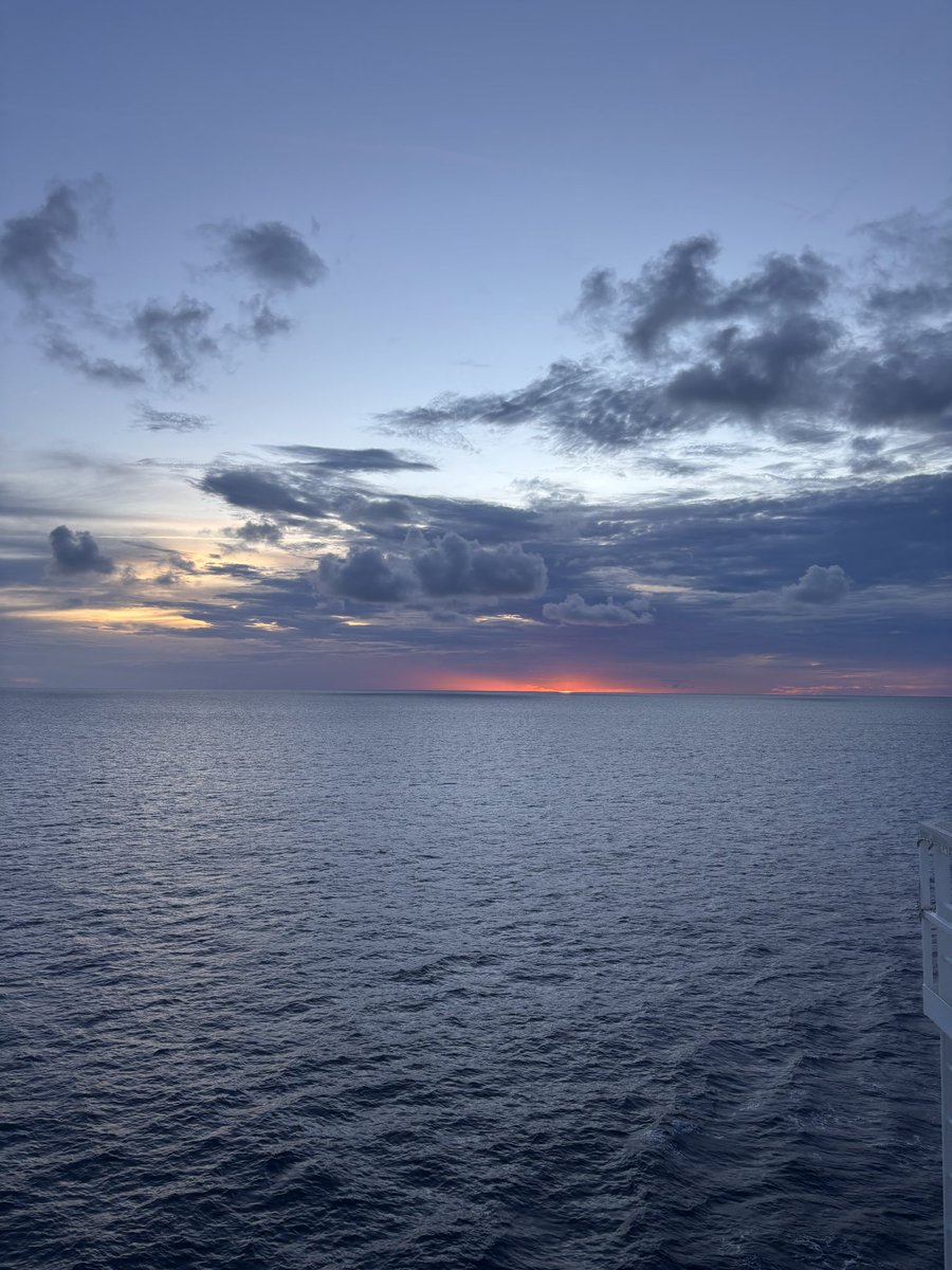 myyj2x's tweet photo. lord my heart somewhere left in the Bahamas https://t.co/wP9HZqD9IH