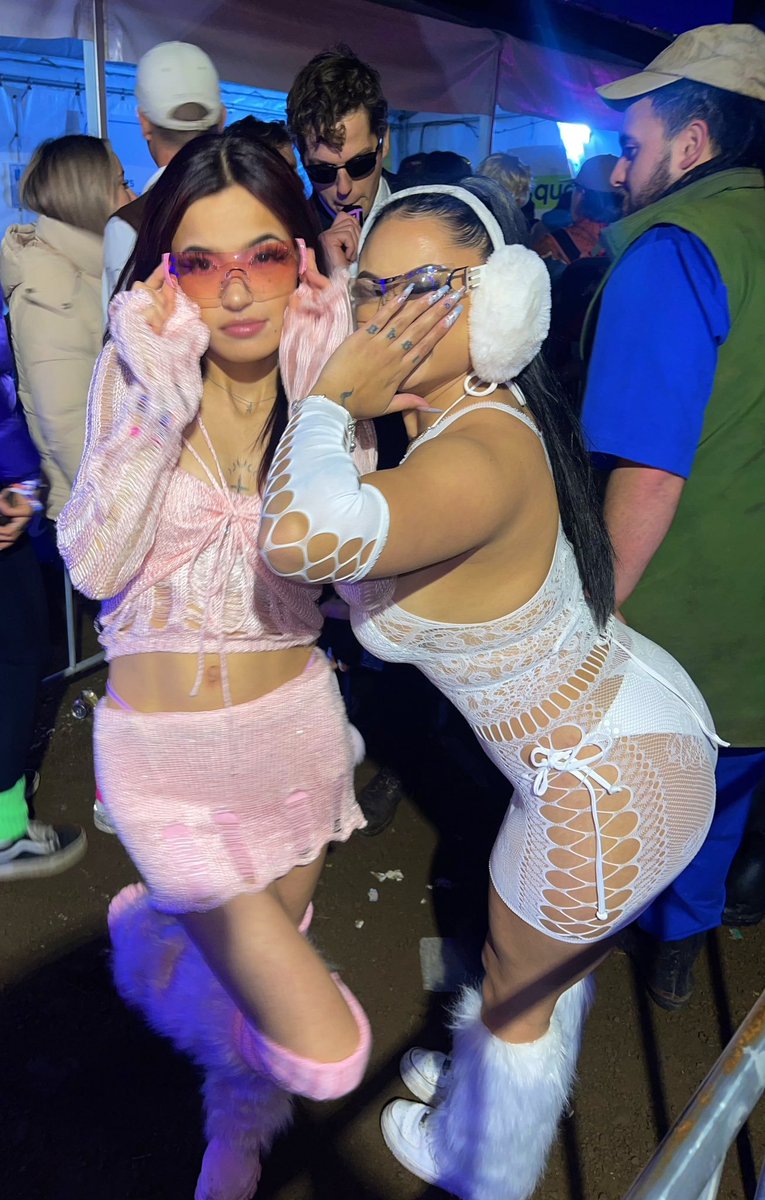 softleilaxo's tweet photo. Who wants to join us 
#party #fypシ゚viral #fyp https://t.co/ZQxgdqXtJO