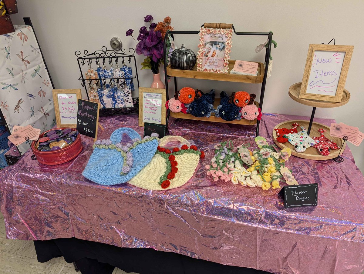 BloomDesignsSt's tweet photo. Look at our pretty booth!!! Don’t forget to stop by this Saturday!!!!
#craftfair #rummagesale #cutecrafts https://t.co/lgcnnfCaxC