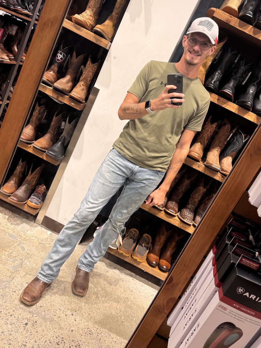 8incut's tweet photo. Yes I did a photo shoot in the boot barn.😂
#wrangler #boots #ariat https://t.co/aLyu9QagrH
