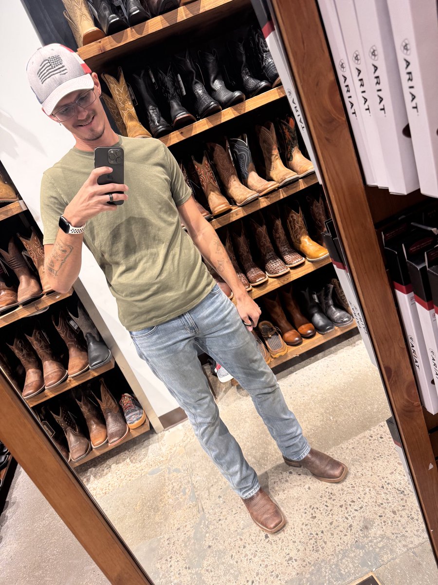 8incut's tweet photo. Yes I did a photo shoot in the boot barn.😂
#wrangler #boots #ariat https://t.co/aLyu9QagrH