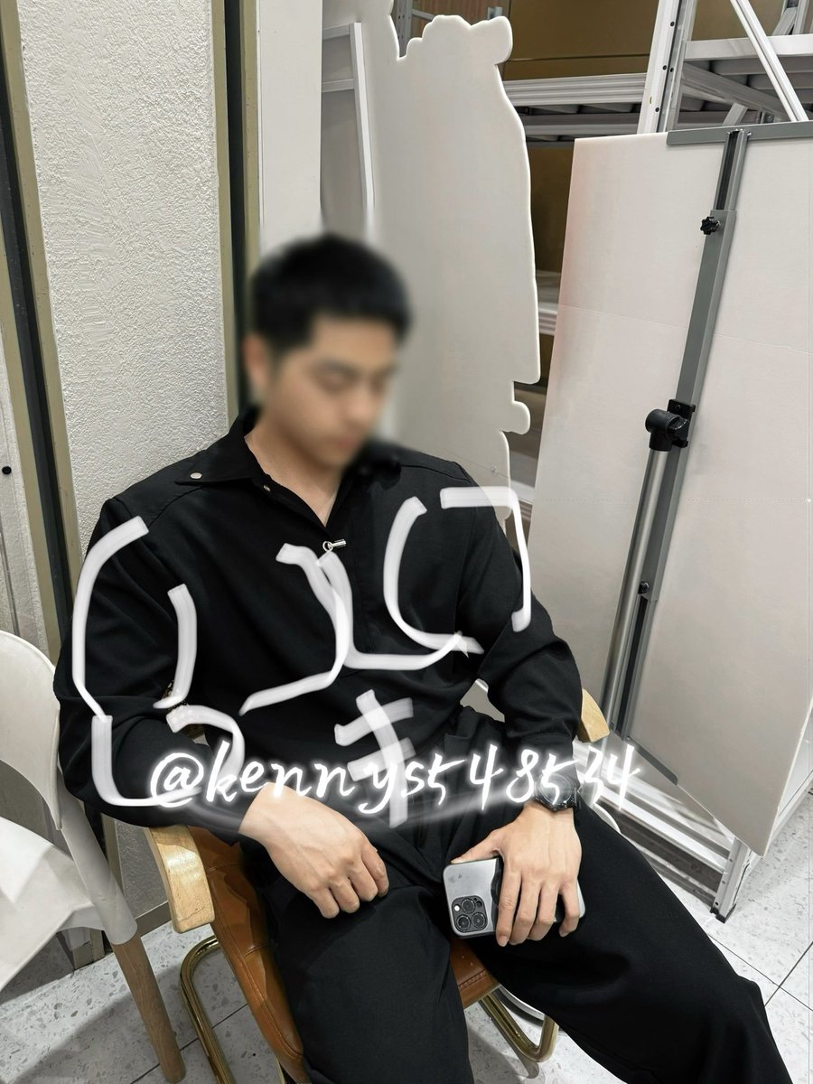 chigua_10086's tweet photo. 2⃣️已婚肌肉直男kkk爆你的头，调教反差母狗，指奸后入，3P群P肛交双插内射，暴力sm https://t.co/A8c1nrL0KQ