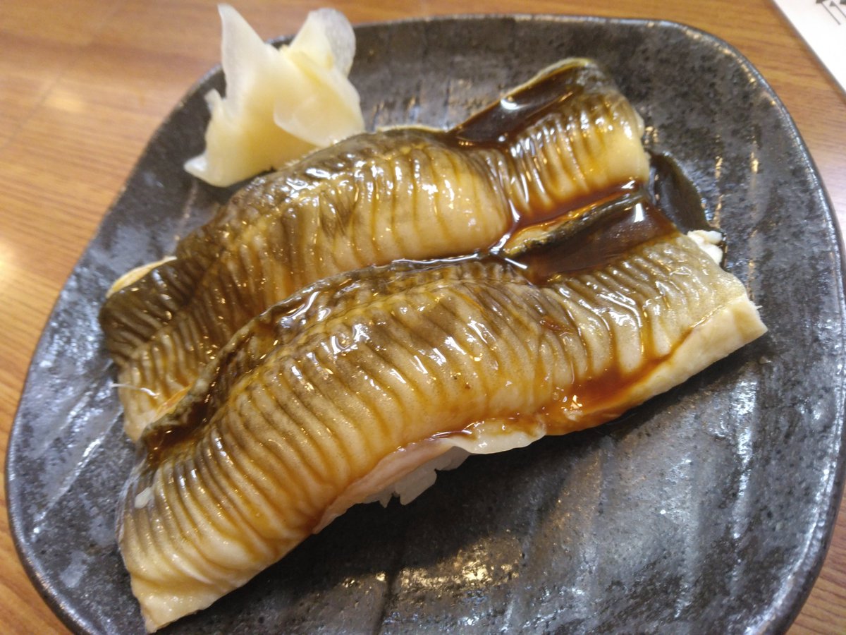 NativeSendai's tweet photo. 大好きな塩釜の一森寿司で特上にぎりと穴子とホタテ。ひっくり返る程美味しい！穴子はどうすればこんなに柔らかく出来るんだろう？赤身も白身も絶品過ぎる、ウニも。 https://t.co/M0dtCCyfp6