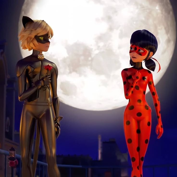 acervoladynoir's tweet photo. se tem lua cheia, tem ladynoir https://t.co/oBf7H0kAD5