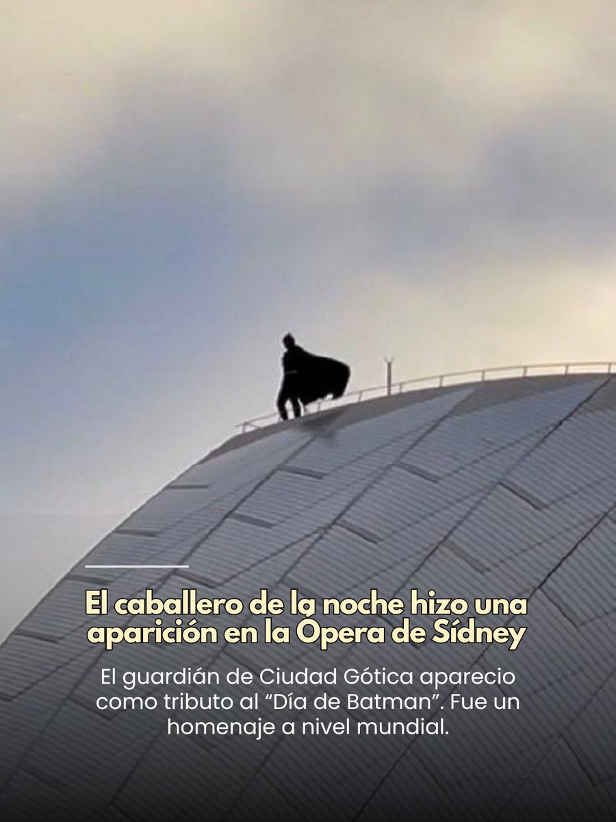 Azteca's tweet photo. BATMAN SE APARECIÓ EN LA ÓPERA DE SÍDNEY Y NADIE SABÍA QUÉ ESTABA PASANDO. 🦇😂 
.
Para conmemorar el Día de Batman, este misterioso justiciero decidió cambiar Ciudad Gótica por Australia y darnos una aparición tan inesperada como icónica. Gotham podrá estar lejísimos, pero el murciélago claramente trae agenda internacional. 🇦🇺🖤