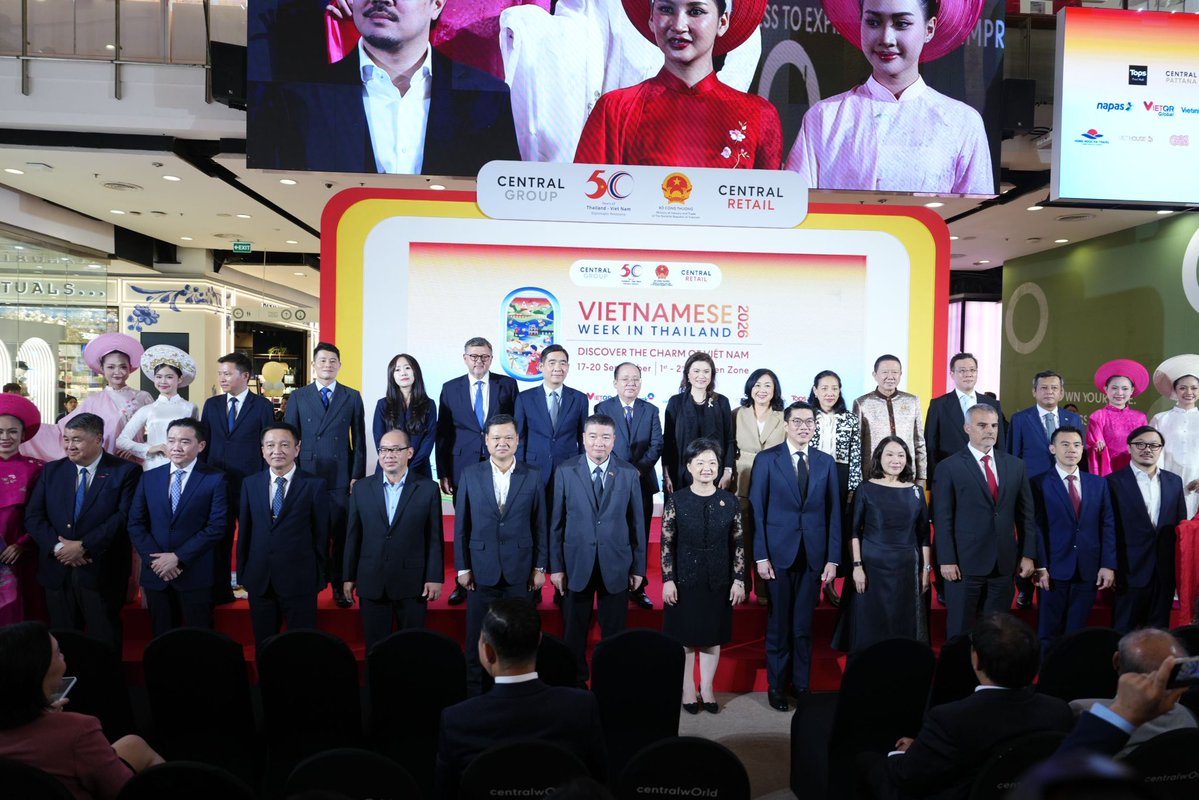 ditpthailand's tweet photo. “พาณิชย์” ผนึก “เซ็นทรัล” ฉลอง 50 ปีไทย–เวียดนาม เปิด Vietnamese Week 2026ดันการค้า 2 ประเทศสู่เป้าหมาย 25,000 ล้านดอลลาร์ต่อปี
อ่านข่าวเพิ่มเติมได้ที่ : https://t.co/VTyMQ26SgD
#DITP #กรมส่งเสริมการค้าระหว่างประเทศ #คิดจะส่งออกนึกถึงDITP #VietnameseWeek2026 https://t.co/XF90glUt91