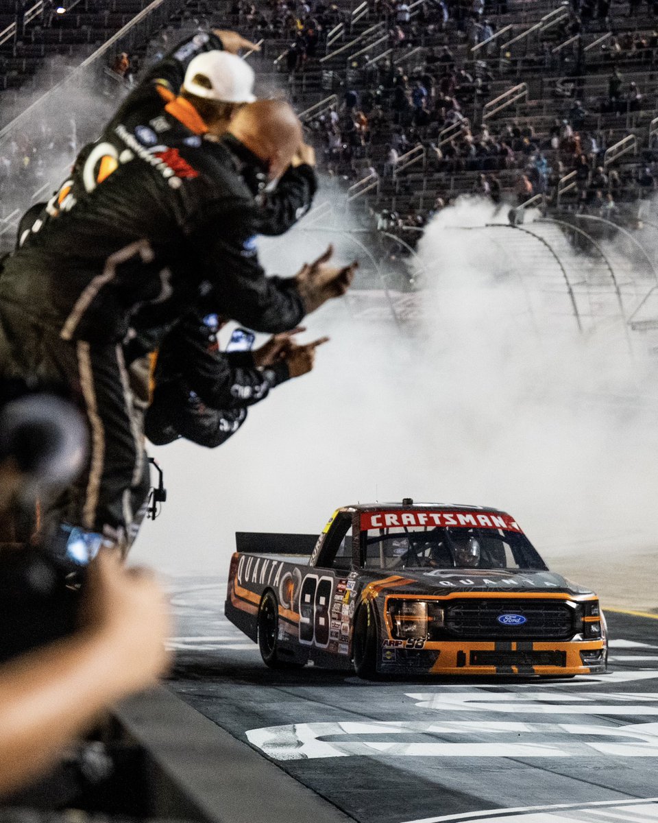 JakeGarcia35's tweet photo. WINNERS AT @ItsBristolBaby!!!! 

It’s been a long time coming to get @ThorSportRacing in VL and what an awesome place to do it at. Thank you to this 98 team for bringing me a badass truck tonight and @Quanta_Services &amp; @CurbRecords for backing me this year. ⚔️ https://t.co/ePXnGduDu6