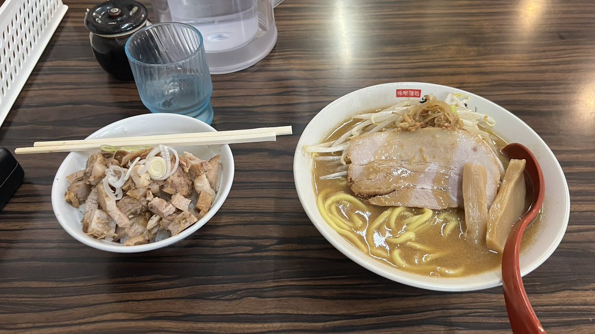 kamior's tweet photo. 味噌麺処 花道庵　味噌ラーメンとぶたごはん https://t.co/cCwHh4uMVO