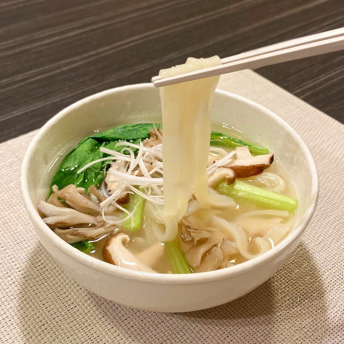 muji_net's tweet photo. もちもち麺が特長の『盛岡温麺』が、今年も登場しました。

https://t.co/sWqd9DT9cm https://t.co/On2RJgeBxc