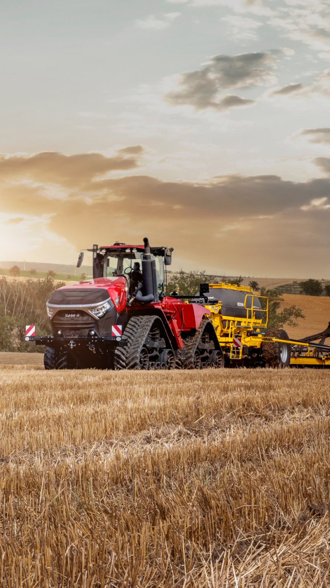 lloyd_ltd's tweet photo. 🔴◼️Before the light. Before the noise.
This is the 4 AM Club. And you know exactly what that means.
Who else is in? Tag them. 👇
#CaseIH #4AMClub #RedPower https://t.co/q0uUeNEVbz