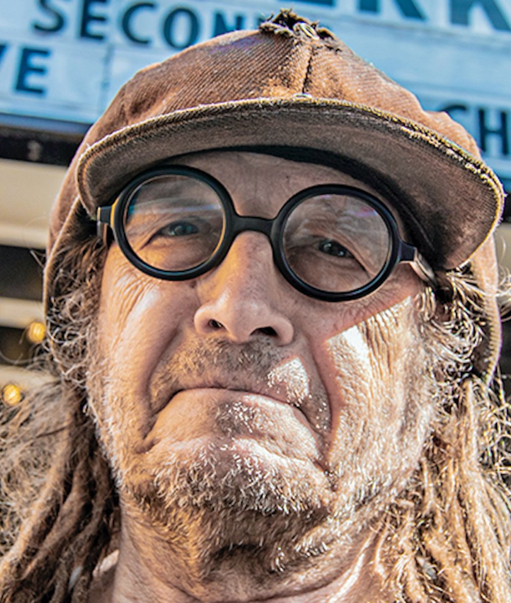 PunkRockStory's tweet photo. Happy 71th Birthday to Keith Morris, American singer, songwriter and frontman of the hardcore punk bands Black Flag, Circle Jerks, and Off!, born on this day in 1955, Hermosa Beach, California

📸 Ithaka Darin Pappas

#punk #punks #punkrock #hardcorepunk #keithmorris #CircleJerks #blackflag #off #punkrockhistory