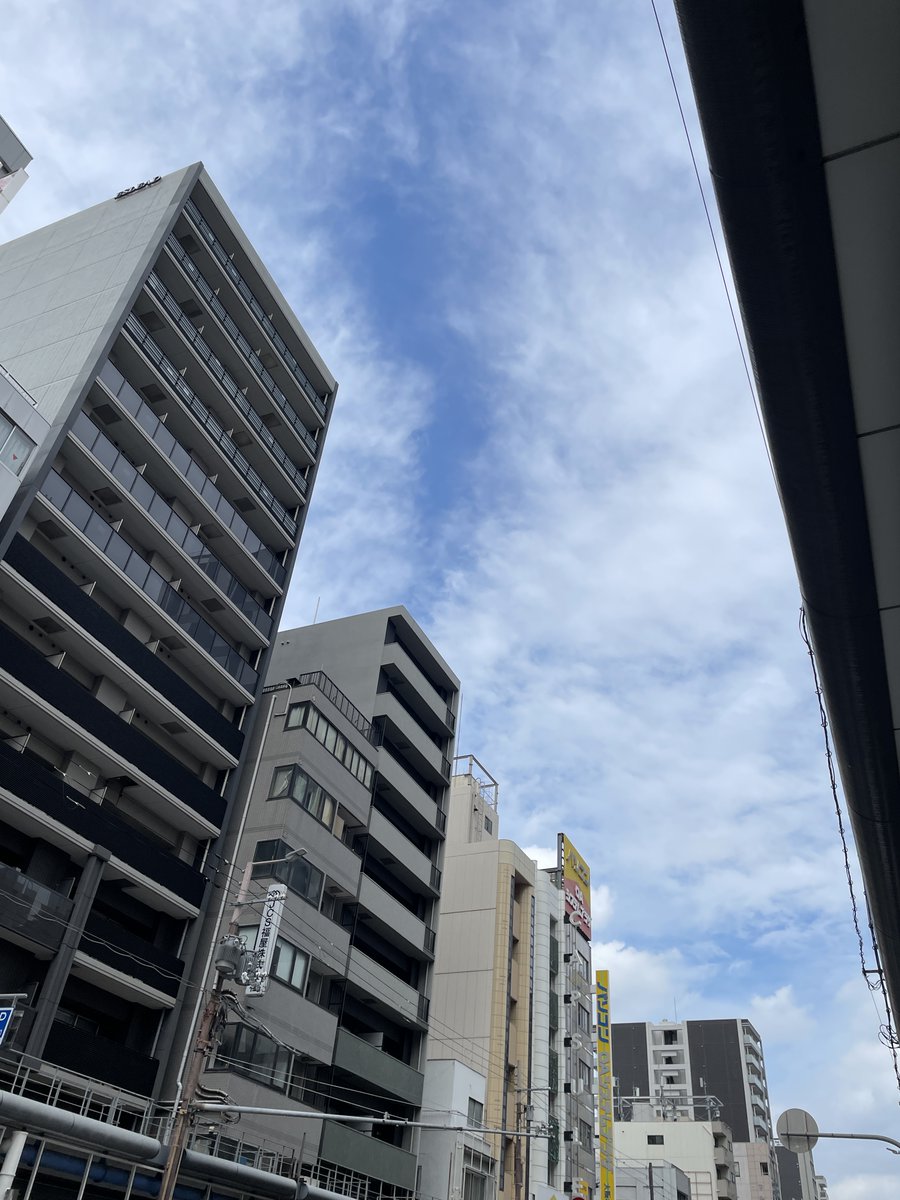 ovalmultimedia's tweet photo. こんにちは。オーバルです。
現在の日本橋は曇り。

今日からセール実施中。
 ・qi対応ワイヤレス充電台が10％OFF
・自転車用スマホホルダーが10％OFF
・マグネット充電ケーブルが2本目50%OFF 

皆様のご来店お待ちしております。
#ovalmultimedia #日本橋でんでんタウン #セール https://t.co/ynY0nESbId