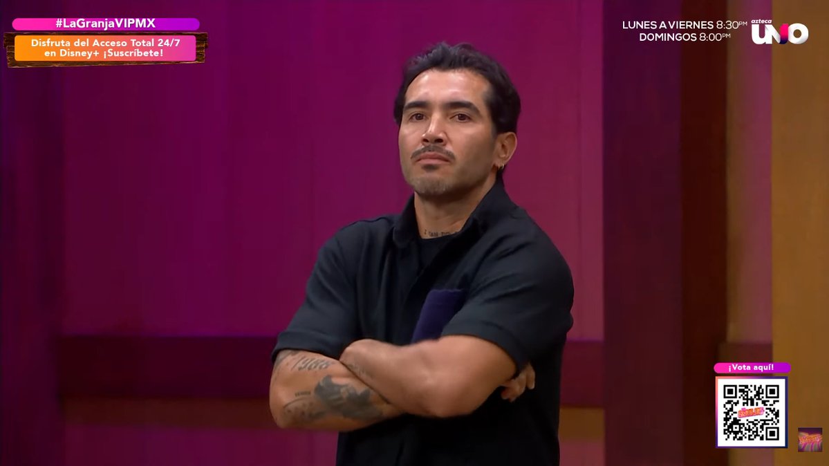 nadaqueveriento's tweet photo. La cara del ardor.  Lo que más me impresiona es el poder que tiene Mane de mandar a sus aliados al kamikaze.  Qué estúpidos son. 😂#lagranjavipmx https://t.co/YcB2yL7W4S