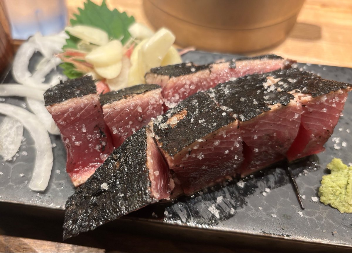 pyon_fire's tweet photo. 娘が帰って来る前に、仕事抜け出して一人でランチ☀️

高知行ったことない民としては、人生で1番美味しいカツオでした🐟

都内でこのクオリティが食べられるとは((((；ﾟДﾟ))))

また行こう🏃‍♂️ https://t.co/6ChT1ys279
