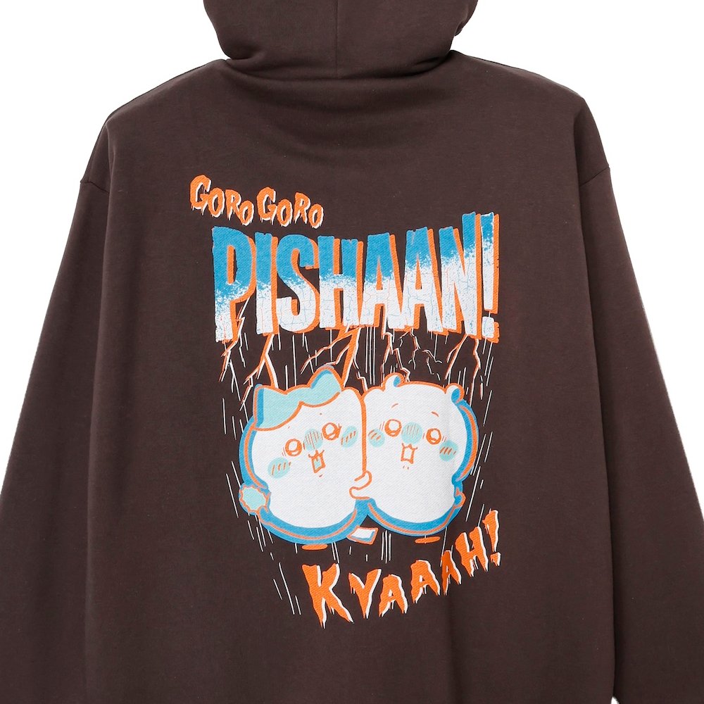 talkingheads_0's tweet photo. 「ちいかわ × ホラーTシャツ・パーカー」
B級ホラー映画を思わせるダークでコミカルな世界観を表した、ちいかわホラーシリーズ。
先行販売では取り扱いがなかった
・スウェットシャツ
・ジップパーカー
���ラインアップに追加！