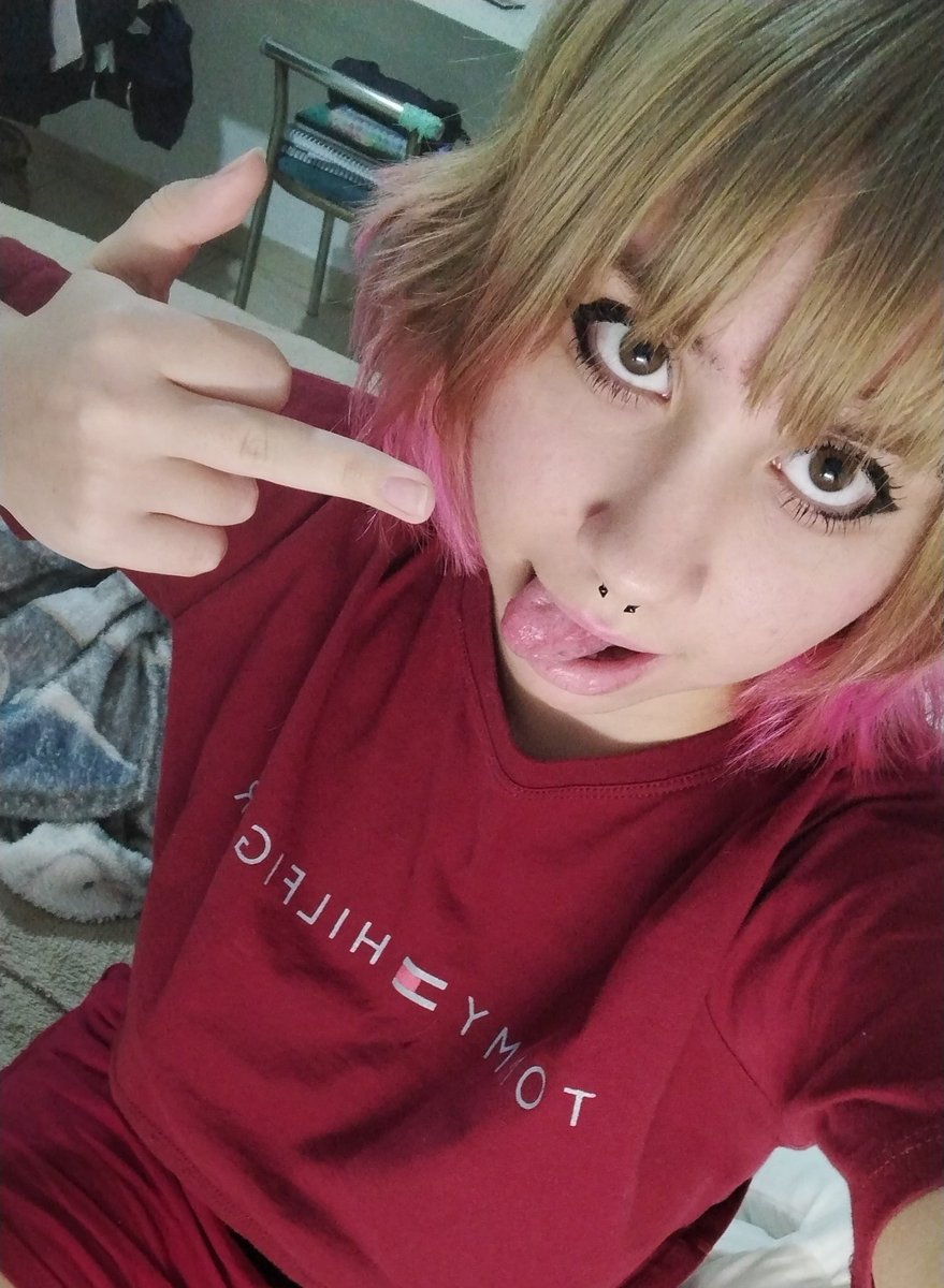 Luzzinha3's tweet photo. pintei o cabelo, ngm mais poderá me parar https://t.co/uGyItHDAB1