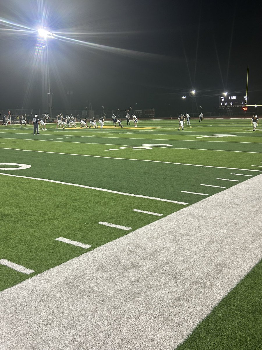 Cameron_covin's tweet photo. Thursday Night Lights! Great matchup watching @TTownFball VS @BFHS__Football Thank you @CoachRangel50 for having me! https://t.co/M2oVK3AjNs