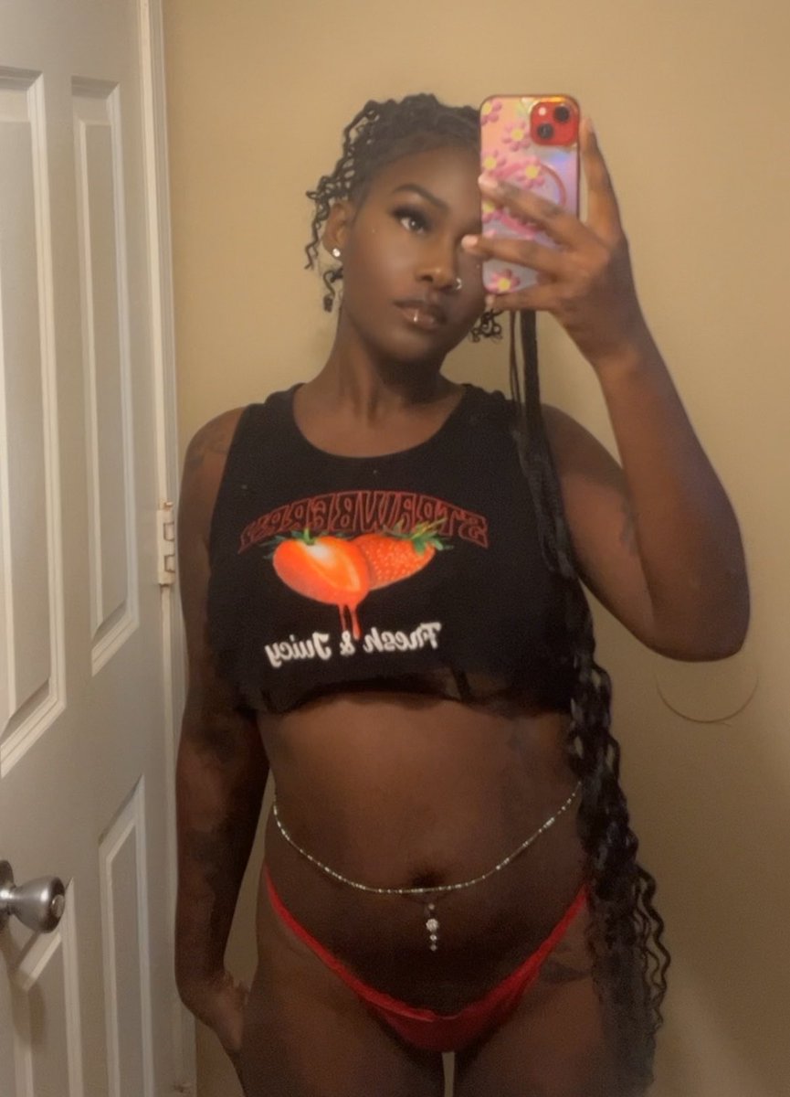 NeChocLit's tweet photo. Sexy Chocolate 🤎🥵 #darkskinforthewin https://t.co/70HMxWO52m