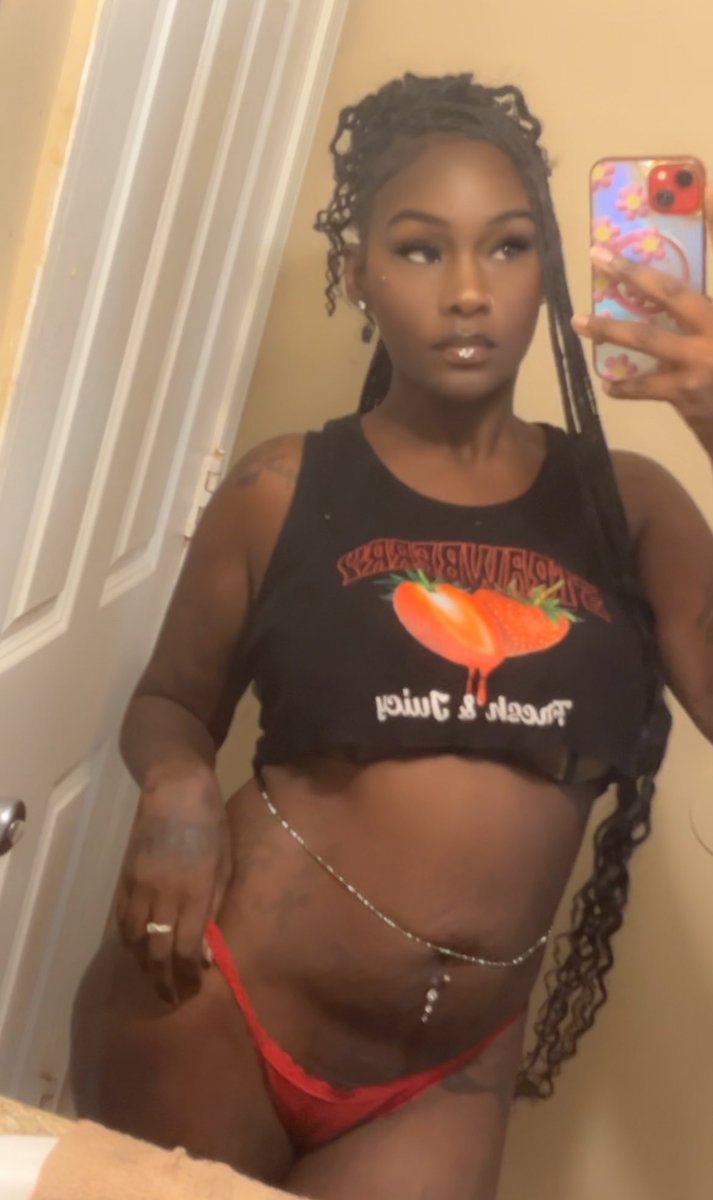 NeChocLit's tweet photo. Sexy Chocolate 🤎🥵 #darkskinforthewin https://t.co/70HMxWO52m