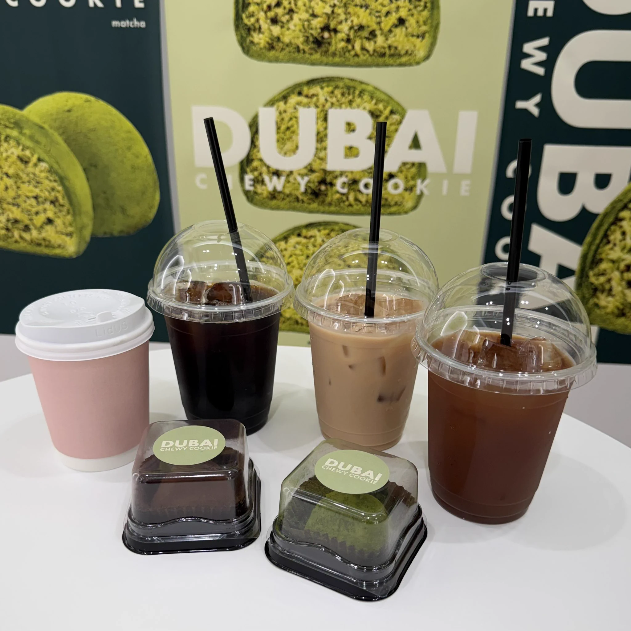 非売品　スタンドdeハイチュウドウゾ♡ SHIBUYA109 в X: „ 💚🍫 DUBAI CHEWY COOKIE CAFE STAND OPEN