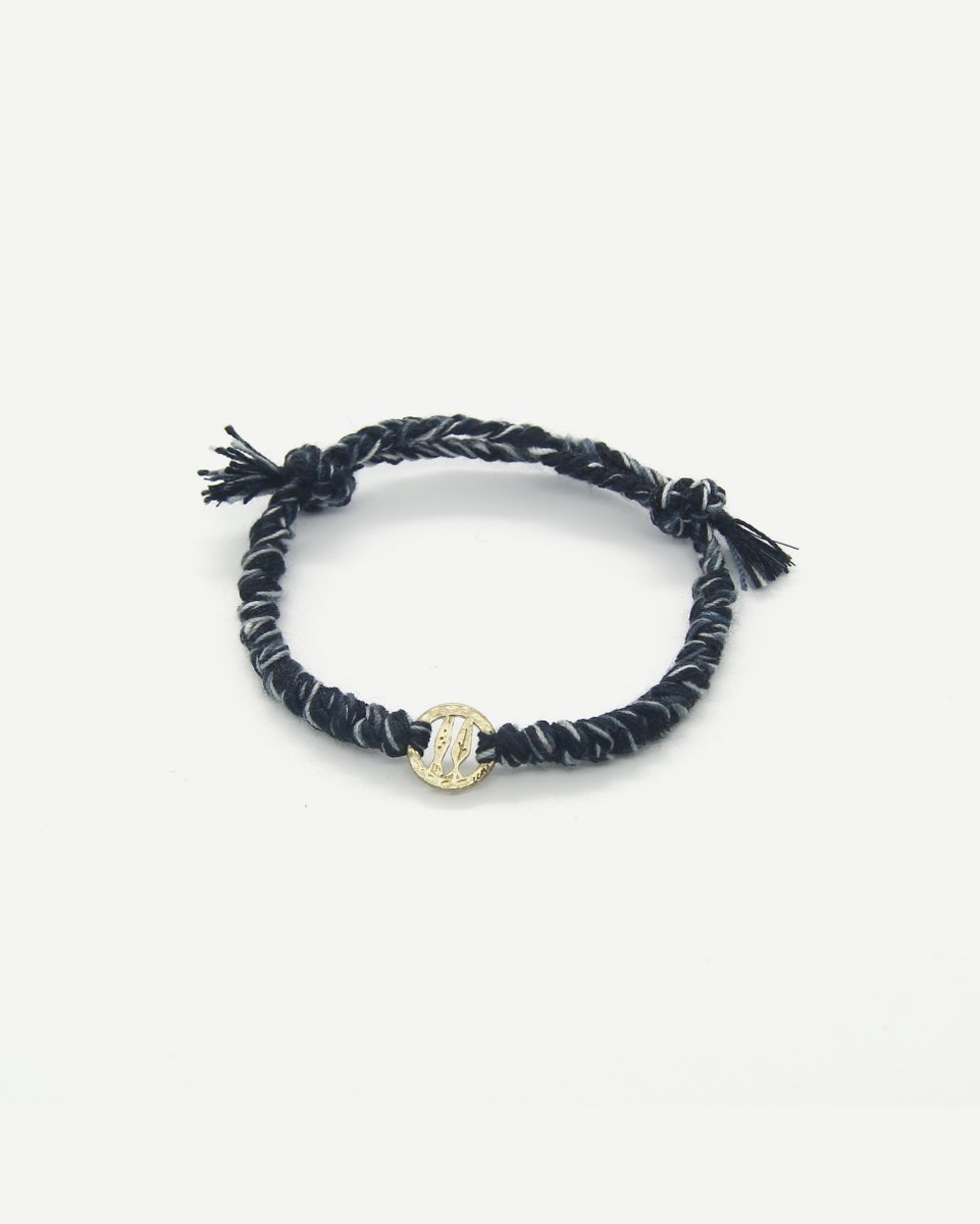 ccnmade's tweet photo. #TWS #신유 님께서 
최창남메이드 제품을 착용해주셨습니다  

착용 제품: 
Arua - Mix Navy
성공팔찌

https://t.co/K3Mus2sHv0

#투어스신유 #ccnmade #최창남메이드 https://t.co/2JD7iWkH8A