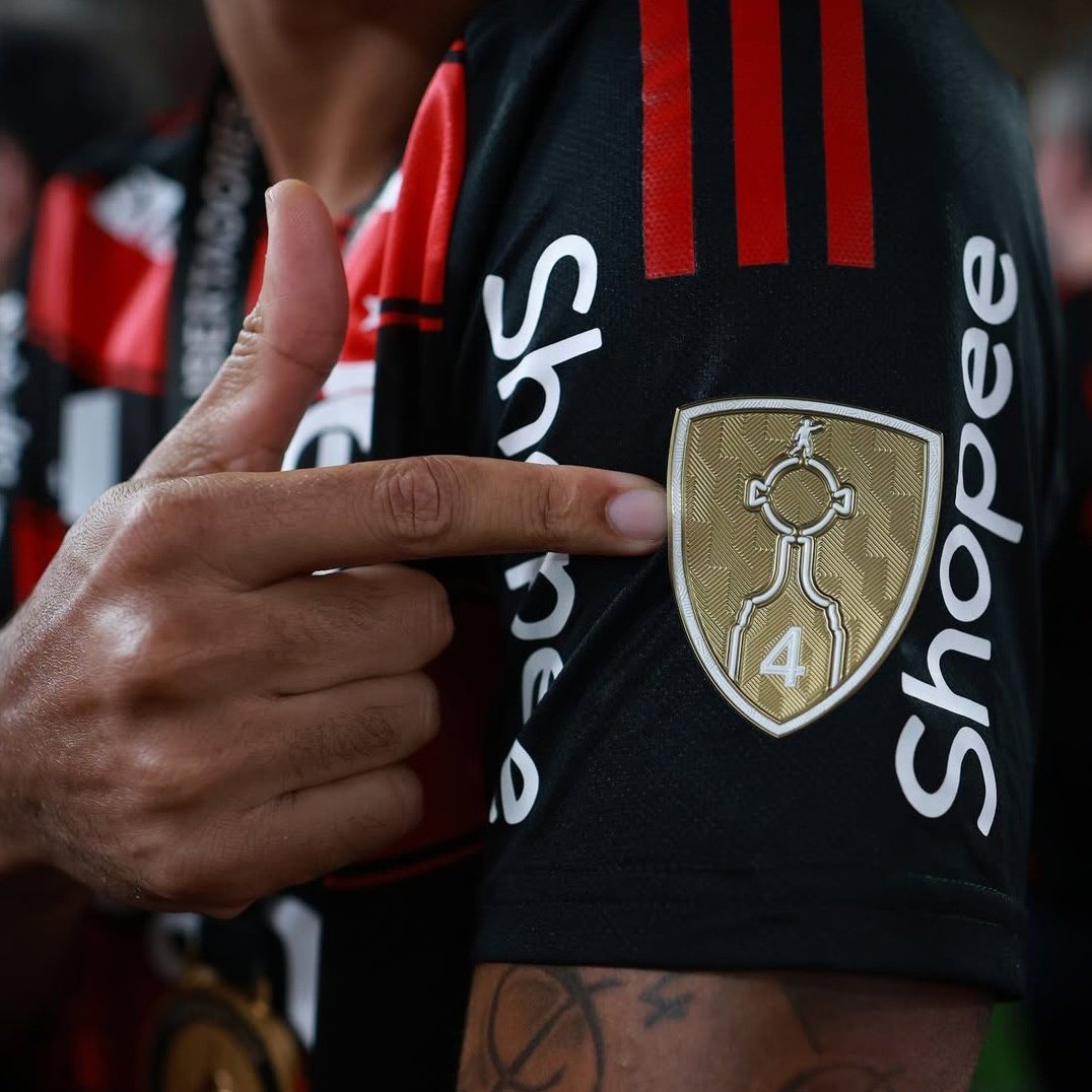 Nk_crf22's tweet photo. @FREDSIINCERO O penta vem tricolete❤️🖤 https://t.co/fU78uYZiDB