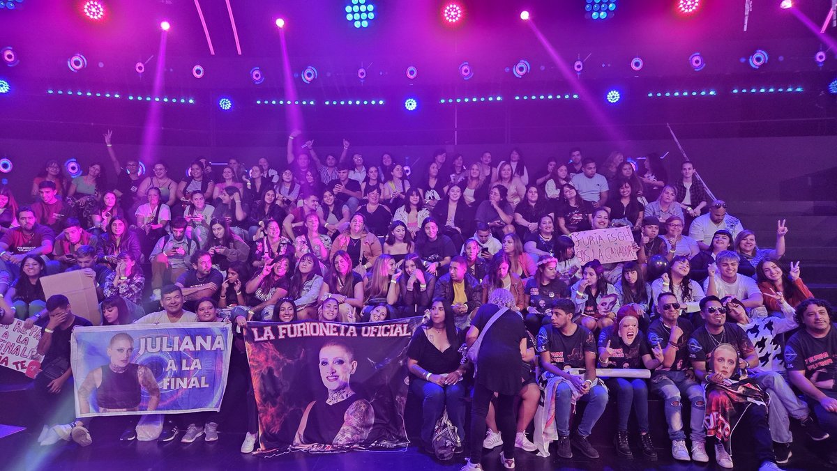 LorenaCarr9125's tweet photo. Lo de Furia, es y será insuperable.  Marcó un antes y después en un reality show. Tribunas reales, votos por millones,un fandom unido,único e irrepetible. Hizo que los GH póstumos pierdan sentido, sea irrelevante y poco creíble. De la estafa al público, no se vuelve. JUSTICIA ⚖️ https://t.co/zGmPbinQNg