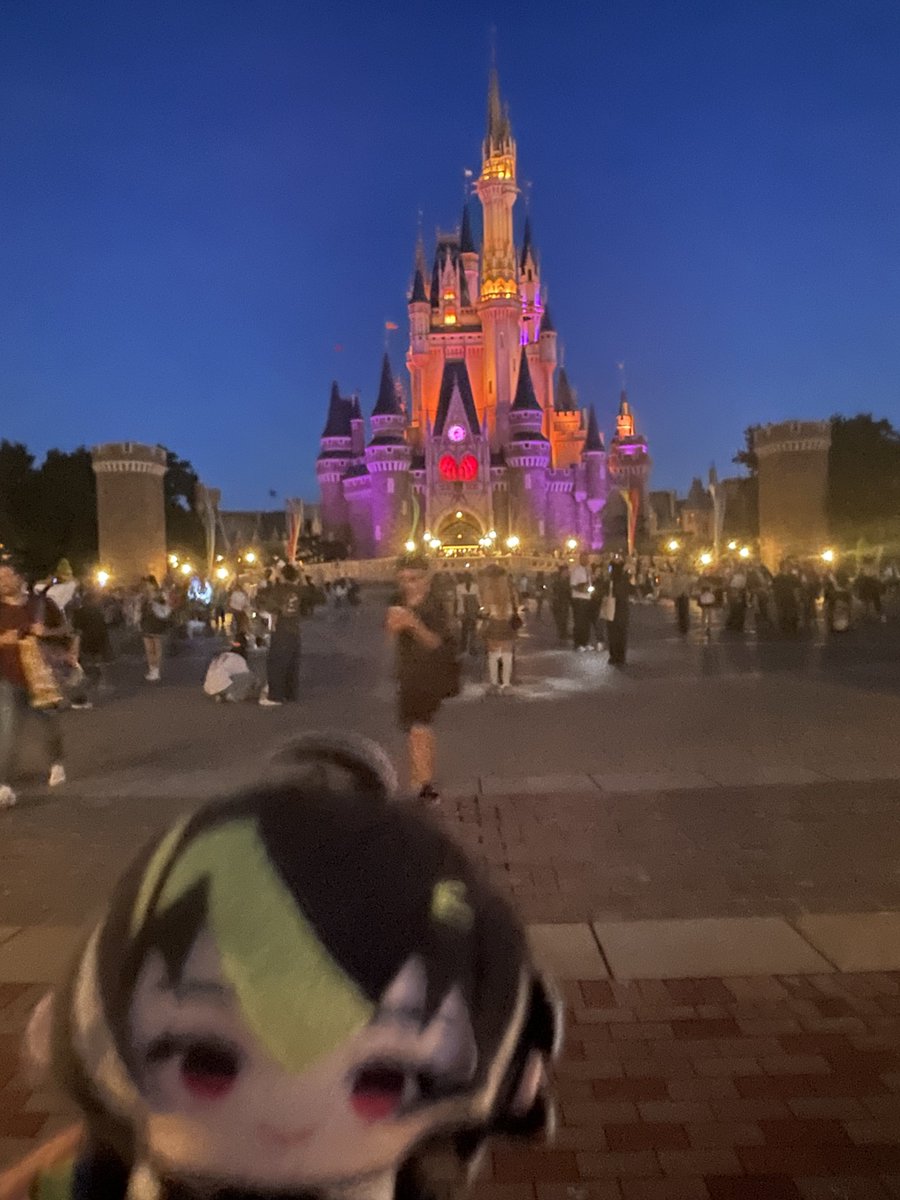 Todo_Trignal09's tweet photo. 先週に引き続き誕生日ディズニーに連れてってもらいました🩷ྀི
最高な誕生日になりました😍やさしい友達に恵まれて幸せです（՞>⩊<՞） https://t.co/p0lShK6p7p