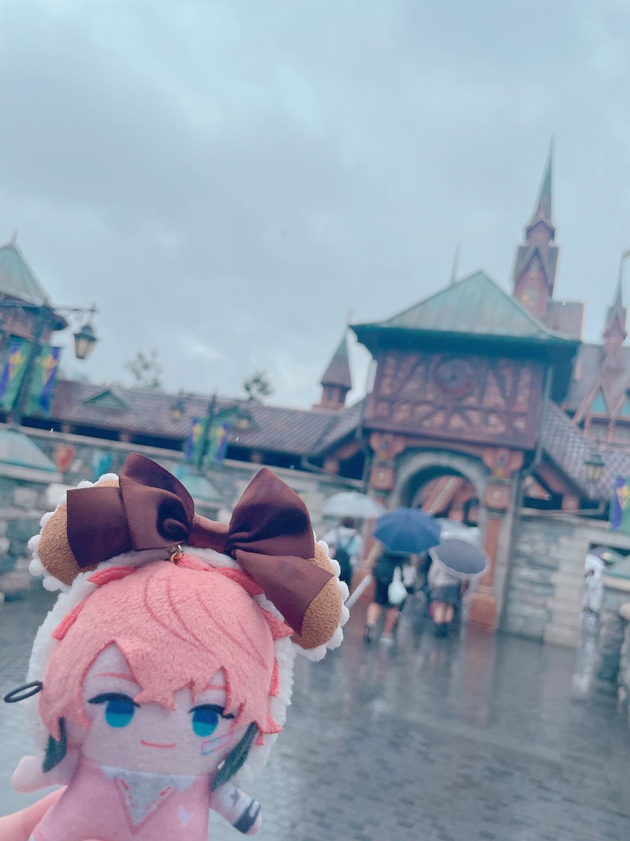 Todo_Trignal09's tweet photo. 先週に引き続き誕生日ディズニーに連れてってもらいました🩷ྀི
最高な誕生日になりました😍やさしい友達に恵まれて幸せです（՞>⩊<՞） https://t.co/p0lShK6p7p