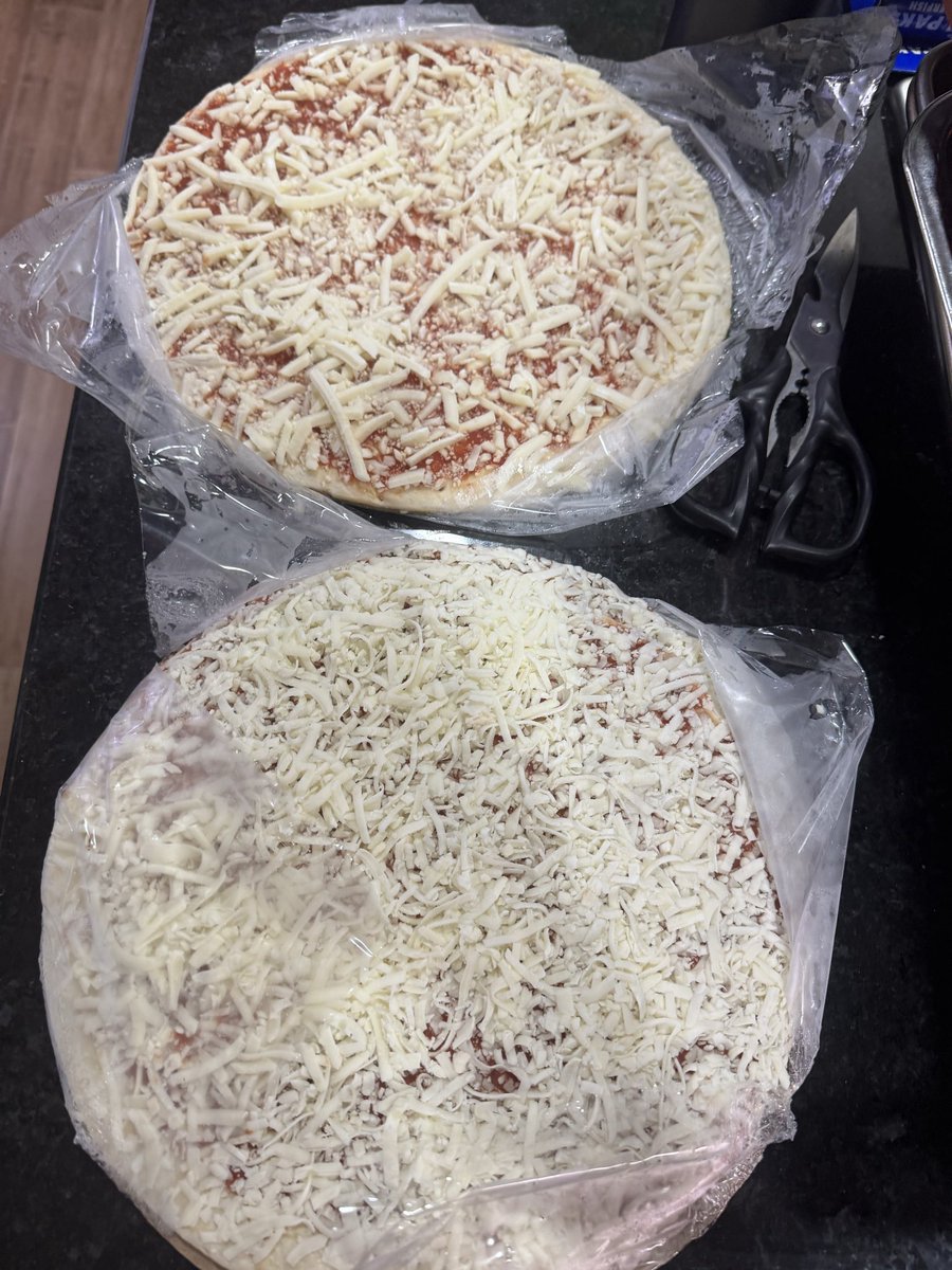 ShelleySullivan's tweet photo. @kroger one of these things is NOT like the other yet they are SUPPOSED to be identical…seriously @kroger? Apparently not even close to being @DiGiorno won’t make that mistake again 😡🤦🏻‍♀️ https://t.co/ah6TpNH0N9