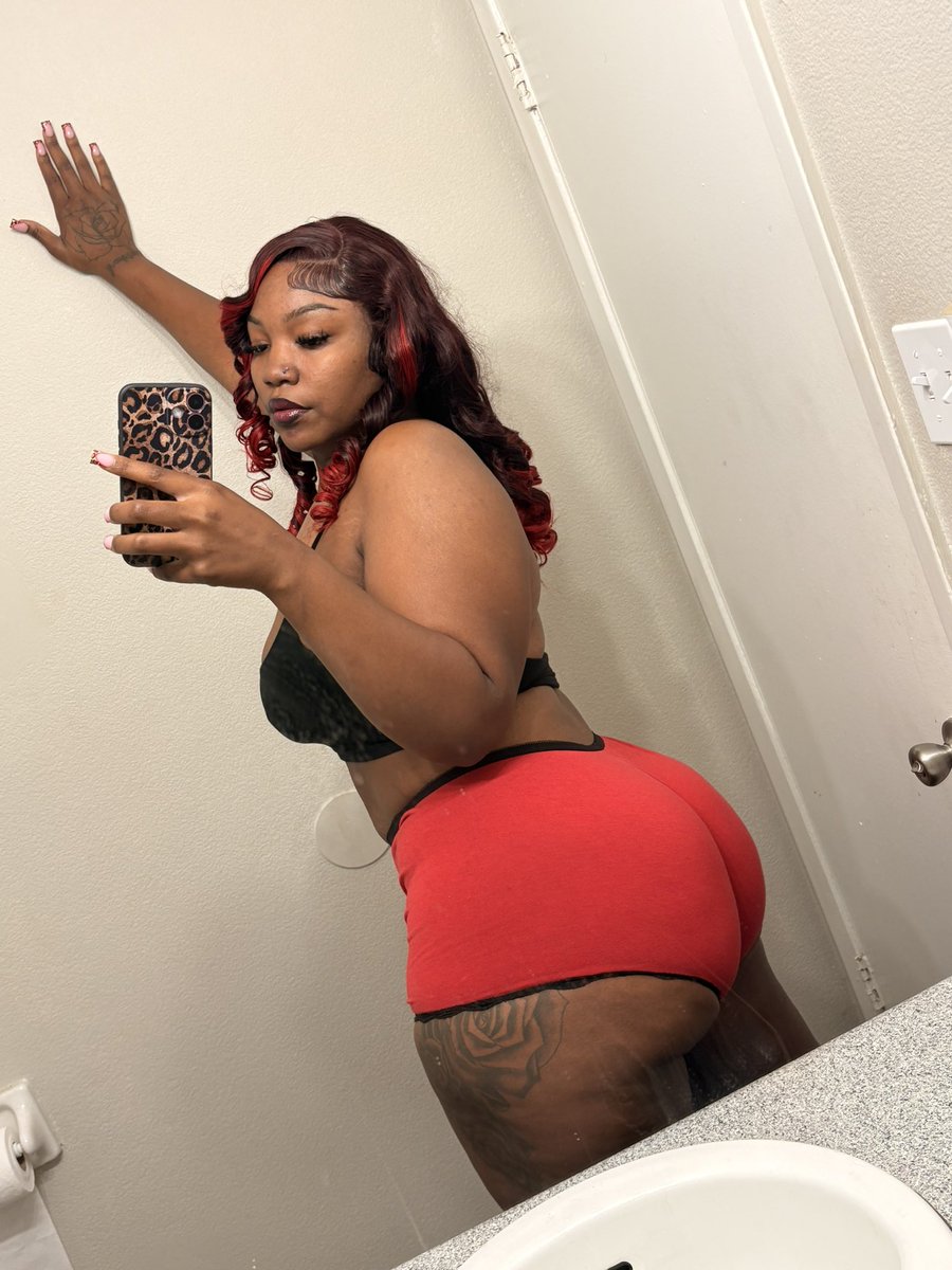 Realjuicyyboo's tweet photo. You still up? 👀❤️ https://t.co/rAPnvKZwPH