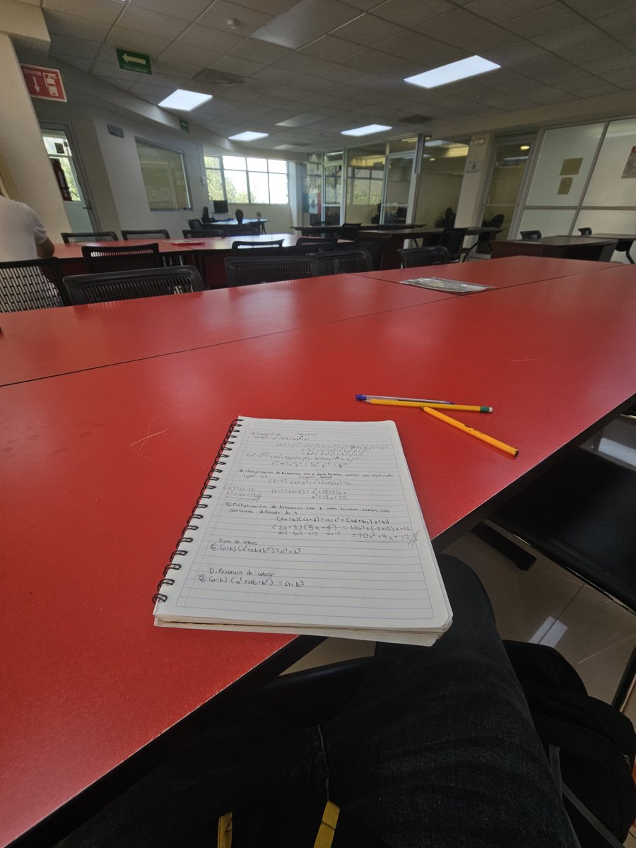reksst's tweet photo. Que hago yo estudiando yo deberia estar con mi cuerno y pechera👹 https://t.co/Kfu4B5C7ZC