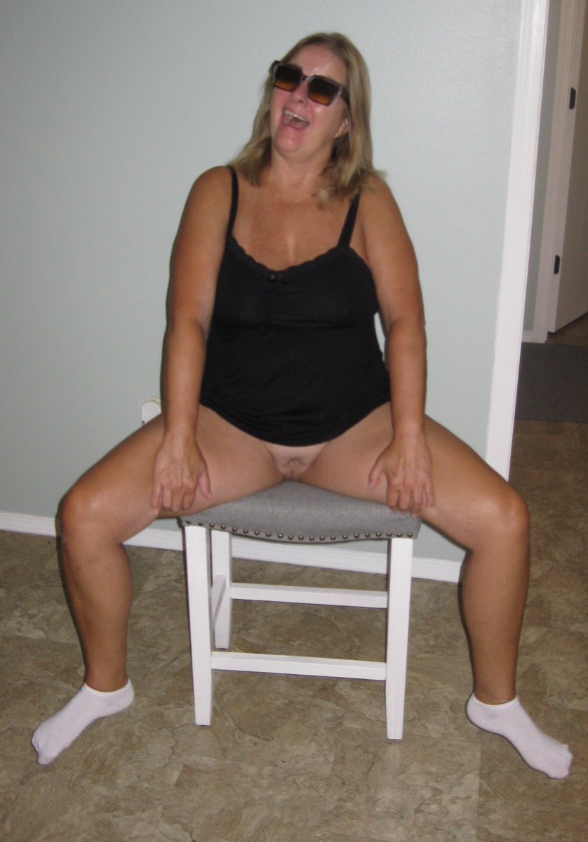 CentralOhioslut's tweet photo. Would you lick my pussy……retweet if you would…..I want to get to 10k followers https://t.co/4otBWaNmrQ