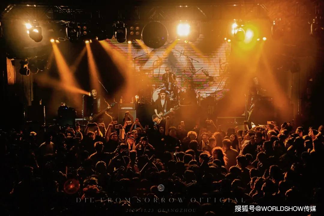 rosit140995's tweet photo. Just got chills from tonight’s indie rock show at the downtown venue—stage lights + raw guitar riffs = PERFECT night! Don’t miss their next gig this Friday, tickets selling fast ， https://t.co/d1wrMRGD79