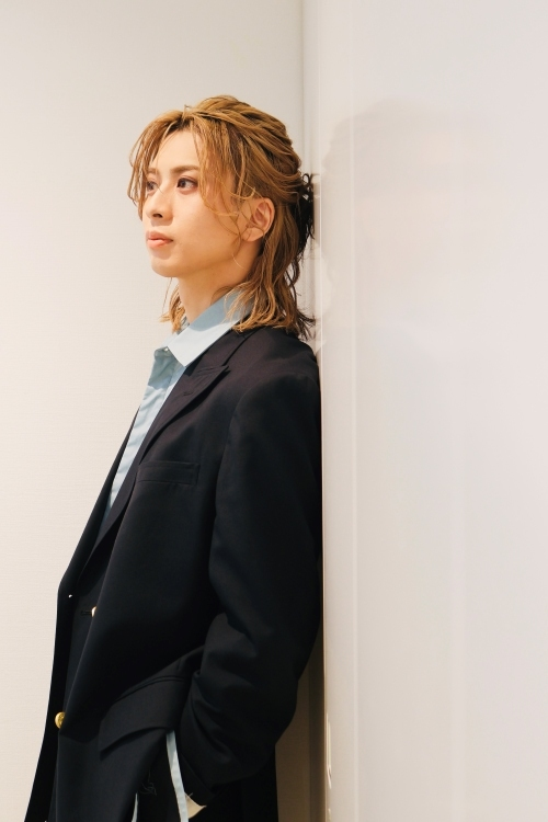 HOMINIS_edit's tweet photo. ／
#岡宮来夢
インタビュー💬✨
＼

岡宮来夢の初ソロコンサートが生中継決定🎶初日・千穐楽ゲストの #黒羽麻璃央＆#海宝直人 は「僕の大好きな先輩」

記事と撮り下ろし写真はこちら👀
👉https://t.co/8iSY7usOle

#ホミニス #スカパー
@okamiya_kurumu　@tvasahi_cs https://t.co/kzTRAK0Mvh