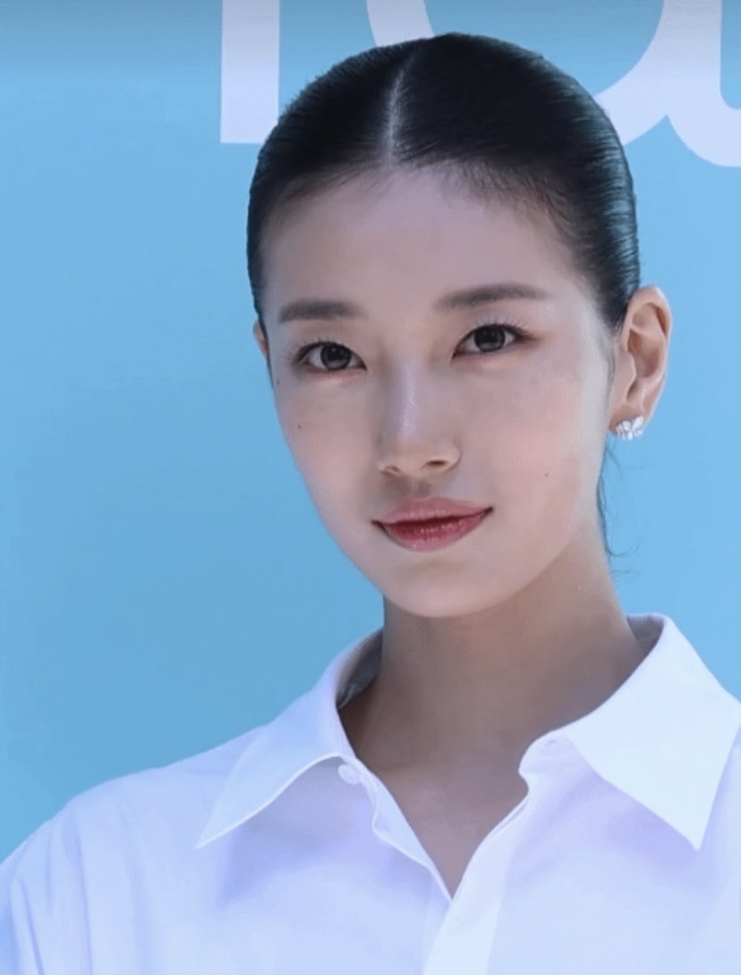seori_ri_ri's tweet photo. 올백 수지 직찍 진ㅉㅏ 미쳣나....
역시 직찍의 권위자 https://t.co/1RIUTCrmgH