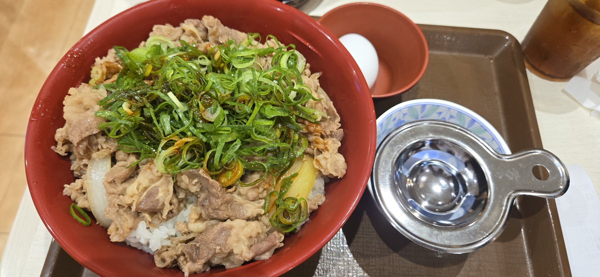 1081kcal's tweet photo. 昼食
すき家
ねぎ玉牛丼 https://t.co/xhU8thMy0y