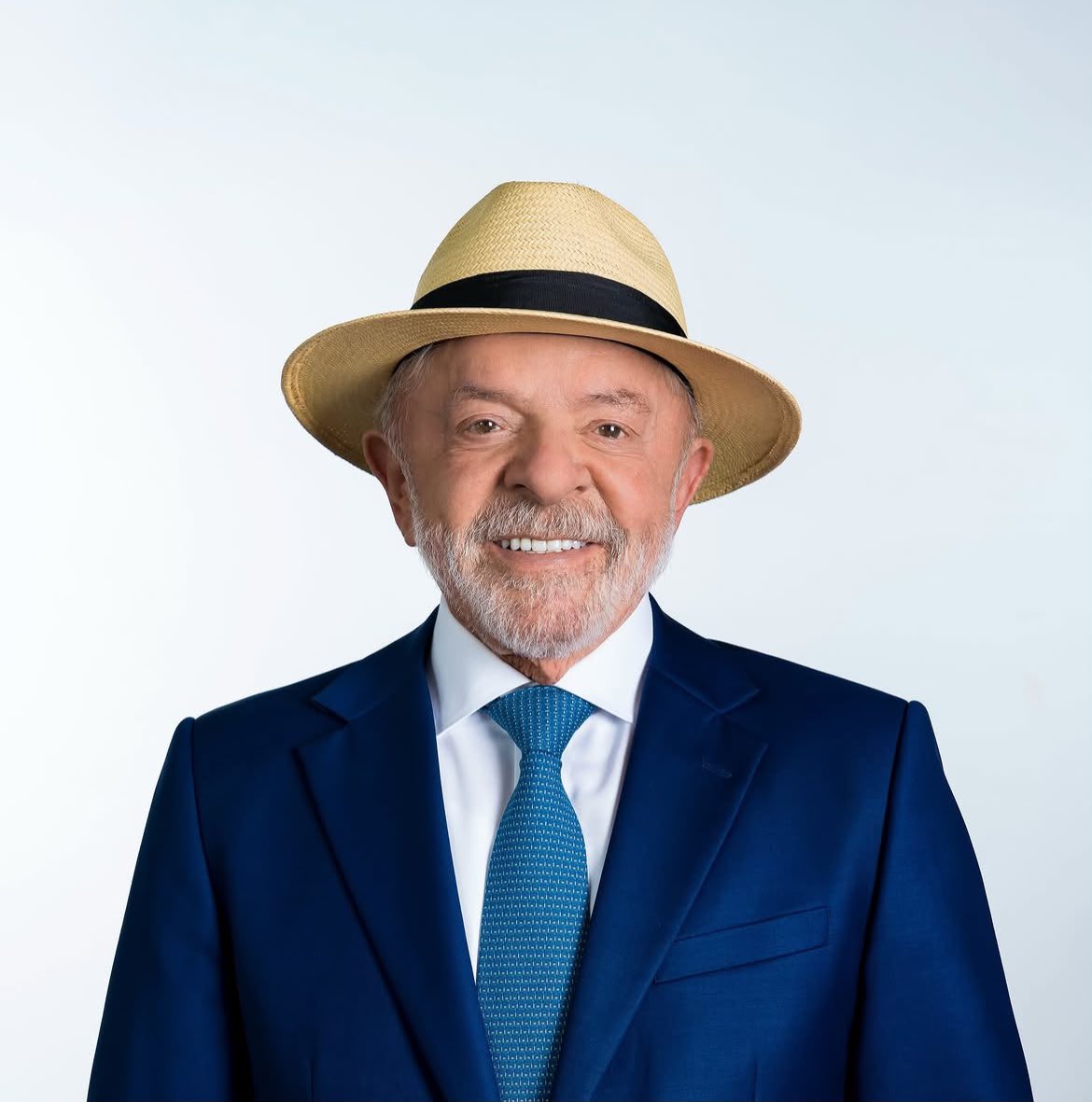 updatecharts's tweet photo. Xamã se torna um dos PRIMEIROS artistas do rap a declarar seu voto em Lula para essa eleição. https://t.co/573Bxd2dV0