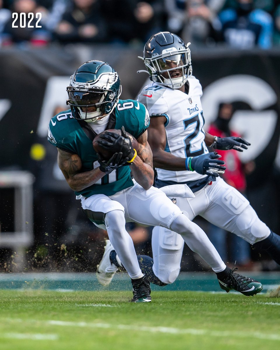 Eagles's tweet photo. Eagles-Titans through the years… https://t.co/5BA8d2ORZx