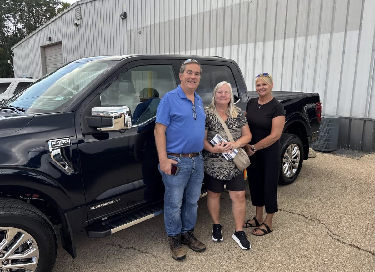 princeton_auto's tweet photo. 🎉Congratulations to Doug and Sue Ray on their gorgeous 2026 Ford F-150!!  We have waited 8 long months for this beauty to come in!! Thank you for your continued business!! 
-Heather Nord. https://t.co/lpy6EV72zM