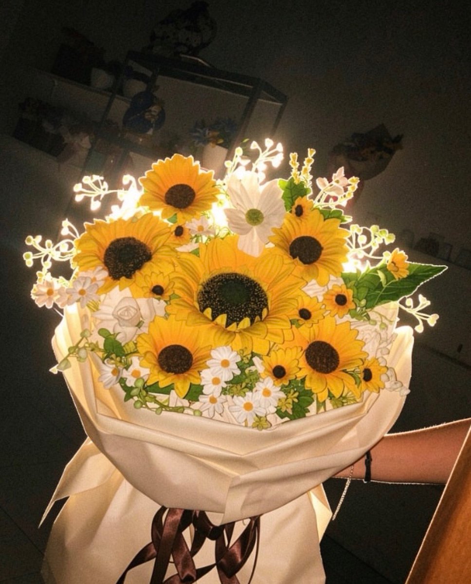 sunflowerchives's tweet photo. sunflower glow✨ https://t.co/jxRABAUsuO
