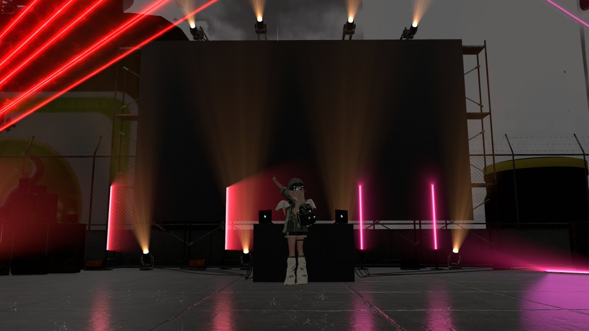 H2Laurant's tweet photo. 昨夜は音楽イベントUnder the Treeに行きました。
詩吟やループステーションは初めて聴くジャンルだったのでスゴく新鮮に感じました。
詩吟では春望？始まったら国語のあれか！となりました。

#VRC_UTT https://t.co/pIiWfvSY9f