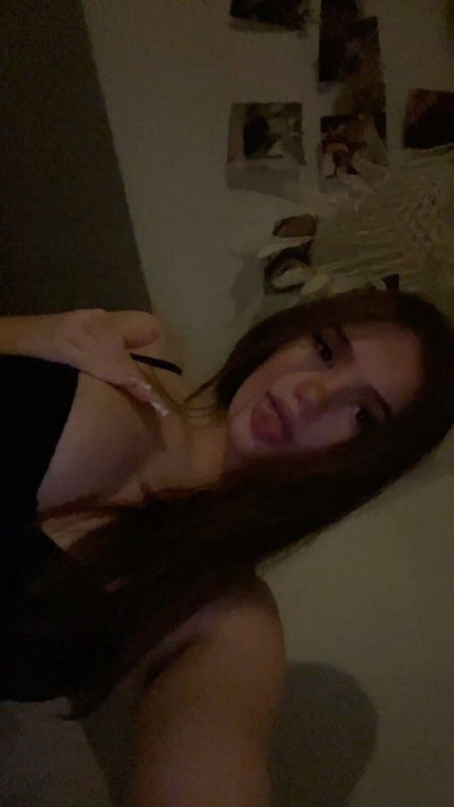 WimOnishi1o's tweet photo. 18f single, who will accept some pics (not selling)? 

guys only🫦 https://t.co/3e6eOa2tI4