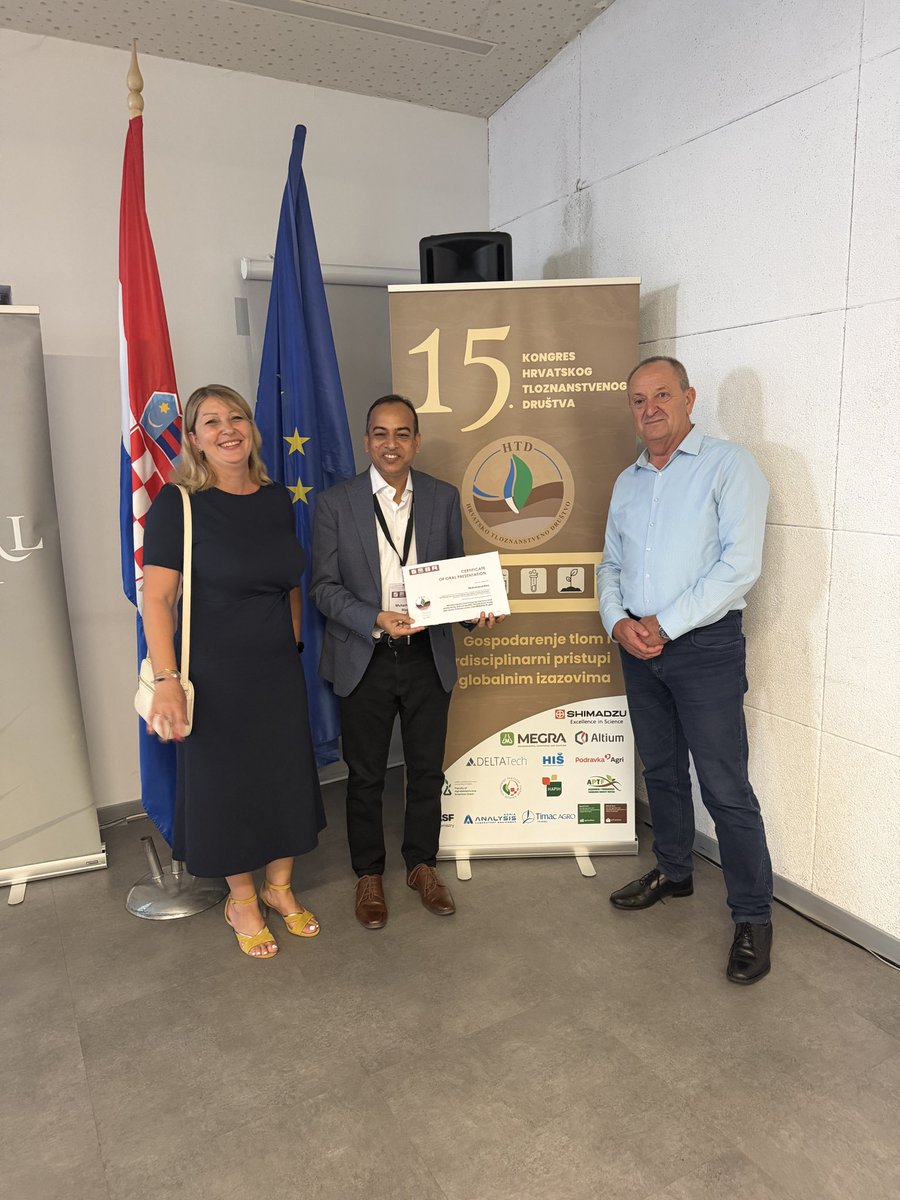 riazhuss's tweet photo. It was a great experience to present our @Leguminose_EU results from living labs across Pakistan at the 15th Congress of the Croatian Society of Soil Science in Vodice, Croatia. #LegumeCereal #Intercropping #SustainableAgriculture #SoilHealth @PathanShamina https://t.co/FEPVK3BVFs